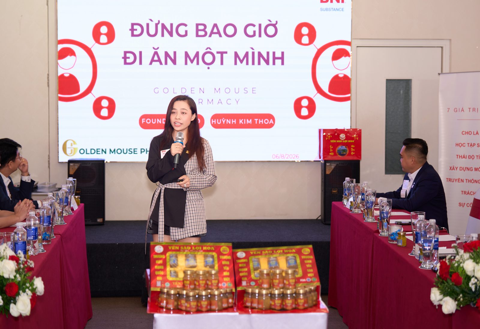 Ms. Huỳnh Kim Thoa – Founder & CEO Golden Mouse Pharmacy chia sẻ Bài đào tạo Networking "Đừng bao giờ đi ăn một mình".