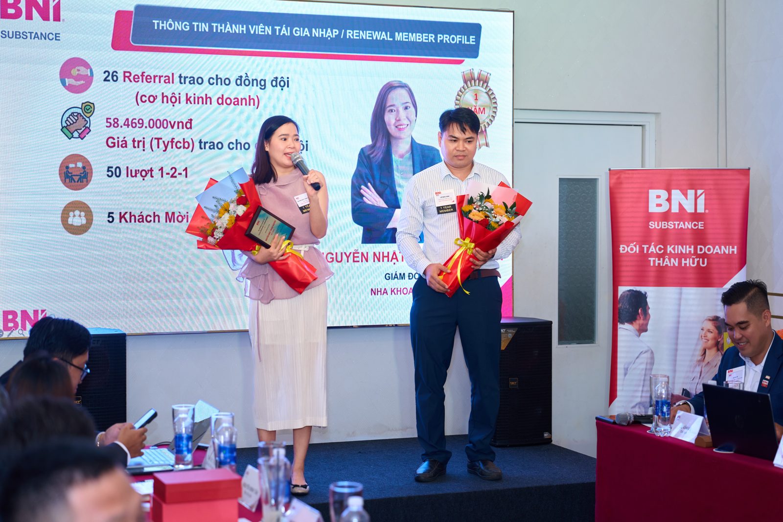 Lễ tái gia nhập – ghi nhận hành trình một năm đóng góp của thành viên BNI Substance Chapter.