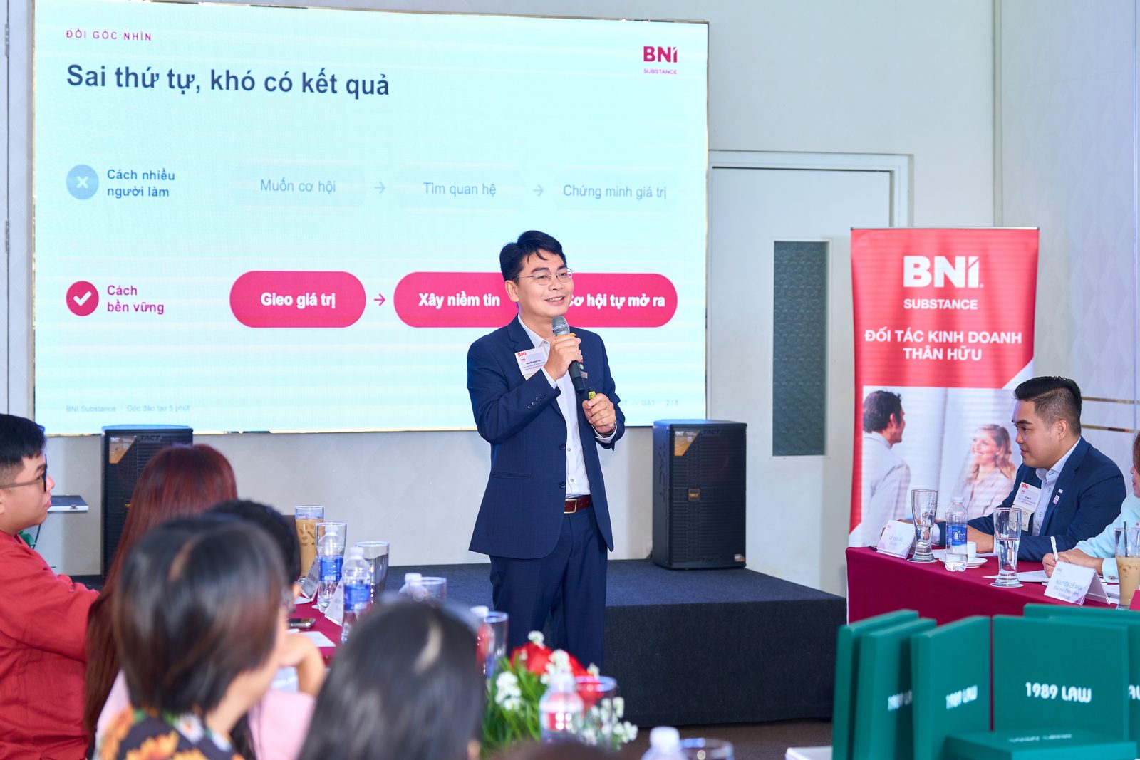 Mr. Nguyễn Minh Tân chia sẻ về thứ tự bền vững: gieo giá trị trước, cơ hội đến sau.