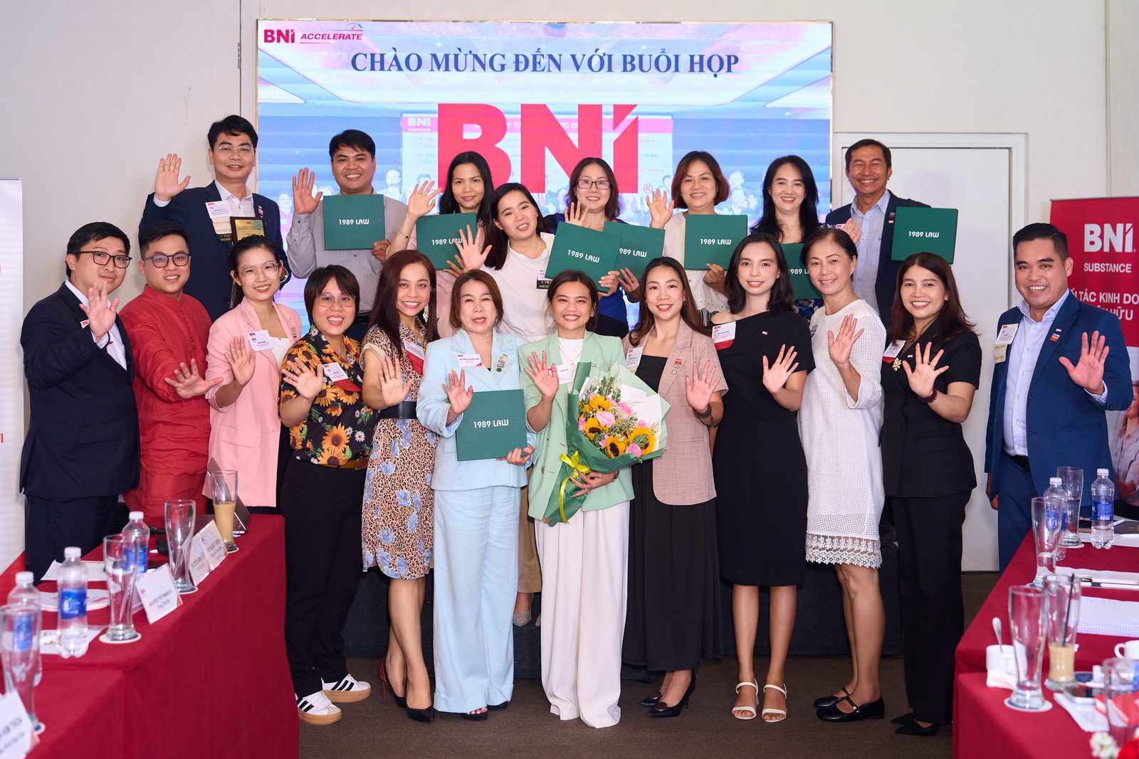 Ảnh lưu niệm của thành viên và khách mời BNI Substance Chapter ngày 17/09/2026.