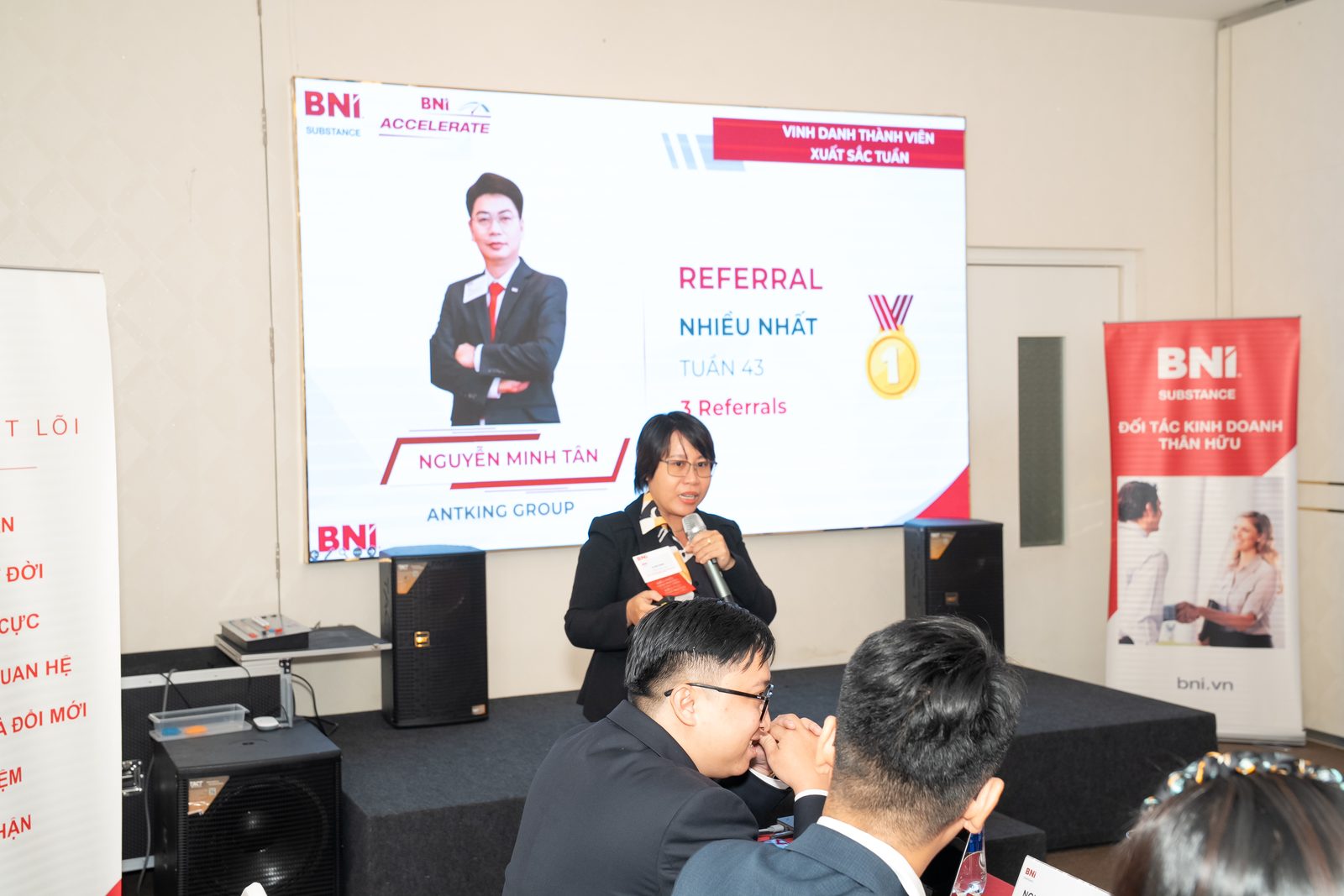 Vinh danh thành viên xuất sắc tuần 43 — hạng mục trao referral nhiều nhất.