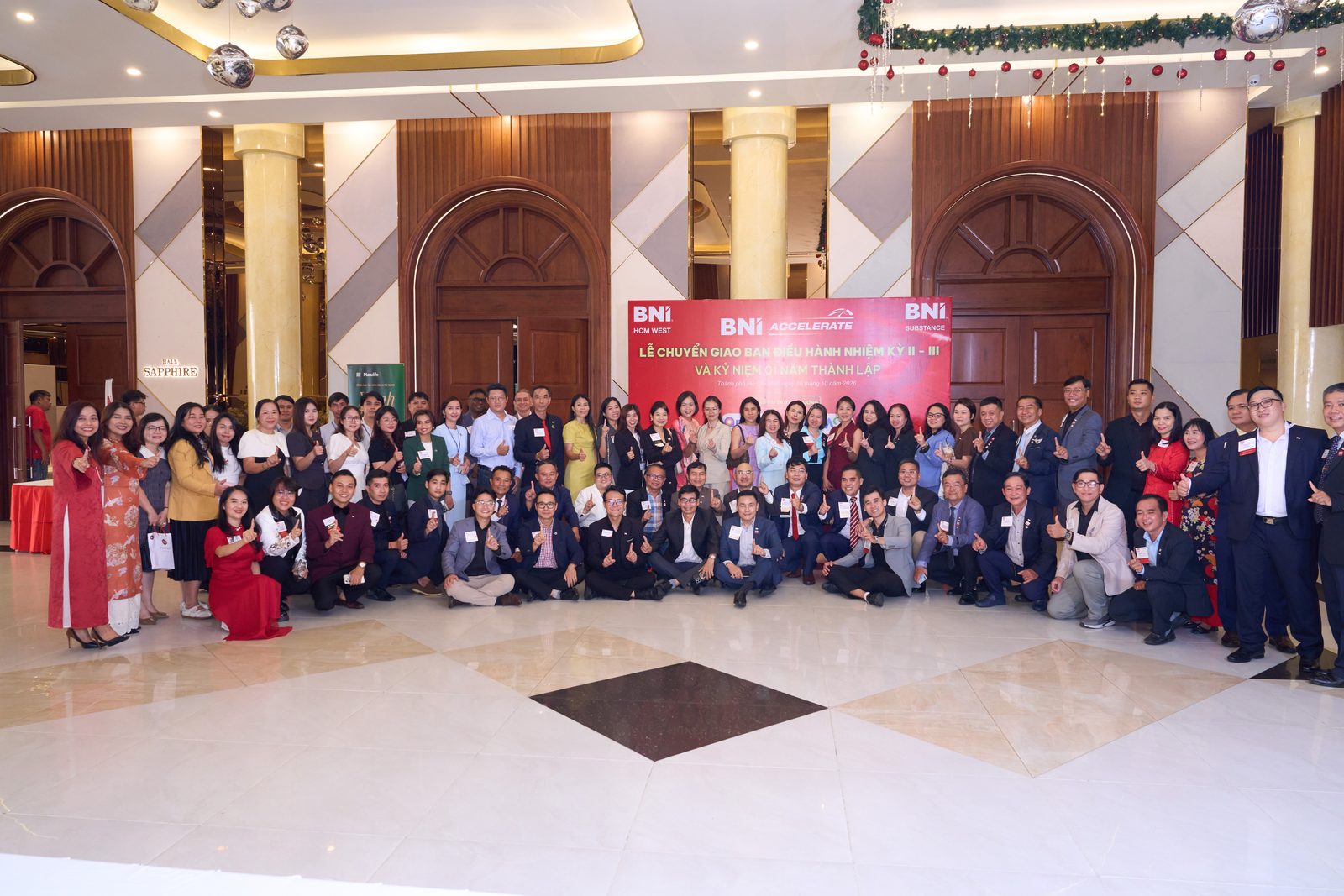 Ảnh lưu niệm tập thể Lễ Chuyển giao và Kỷ niệm 01 năm BNI Substance Chapter.